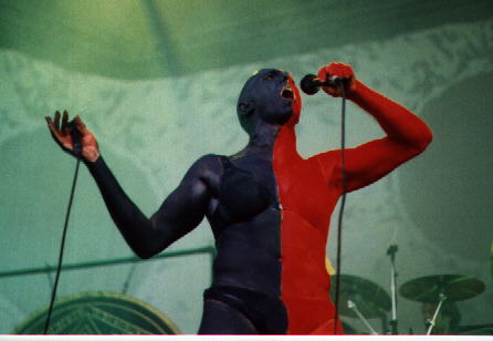 blueredlive6.jpg